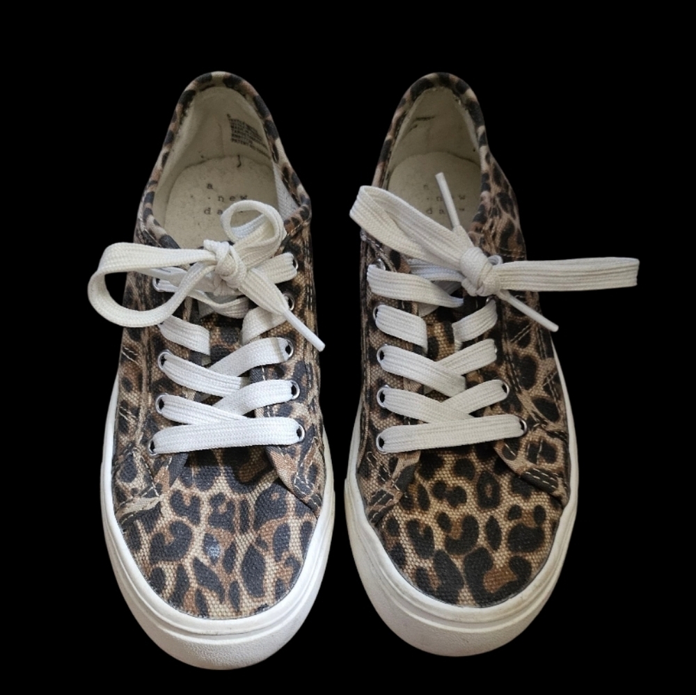 A New Day SZ5 Leopard Print Platform Laceup Shoes - Picture 5 of 9